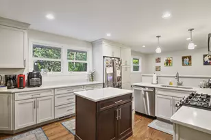 7330 170th Pl, Tinley Park, IL 60477 - Photo 3