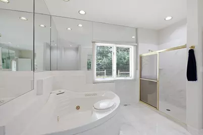 34 Robin Hood Ranch, Oak Brook, IL 60523 - Photo 9