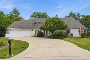 34 Robin Hood Ranch, Oak Brook, IL 60523 - Photo 1