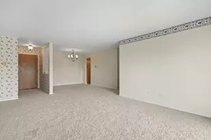 931 W Arquilla Dr, Glenwood, IL 60425 - Photo 5