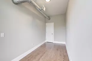 1429 W Grand Ave, Chicago, IL 60642 - Photo 21