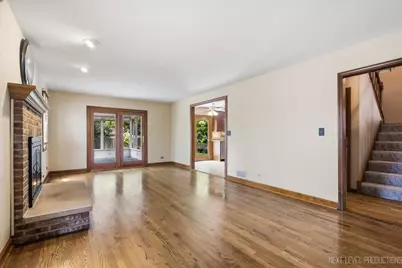 1054 S Oakland Avenue, Villa Park, IL 60181 - Photo 7