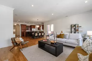 802 W Wolfram St, Chicago, IL 60657 - Photo 9
