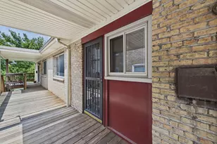 7019 N Ridge Blvd, Chicago, IL 60645 - Photo 23