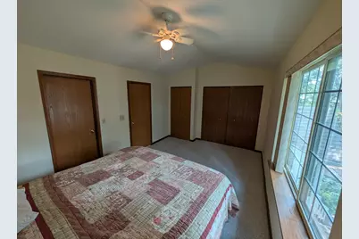 293 W Treehouse Lane, Round Lake, IL 60073 - Photo 7