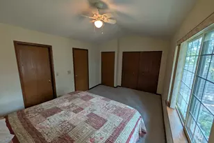 293 W Treehouse Ln, Round Lake, IL 60073 - Photo 7