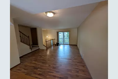 293 W Treehouse Lane, Round Lake, IL 60073 - Photo 9
