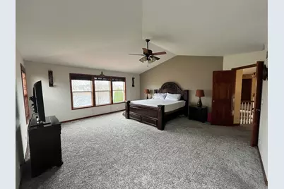 2050 Rockland Drive, Aurora, IL 60503 - Photo 7