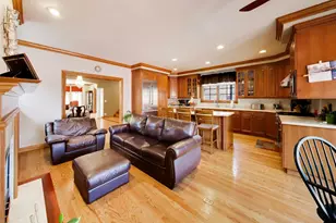 5837 N Virginia Ave, Chicago, IL 60659 - Photo 13