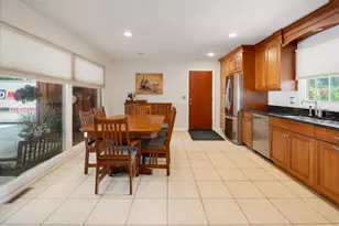 736 Deborah Ave, Elgin, IL 60123 - Photo 9