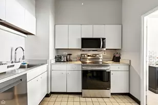 175 E Delaware Pl, Chicago, IL 60611 - Photo 5