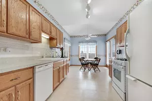 5553 Foxwoods Dr, Oak Lawn, IL 60453 - Photo 9