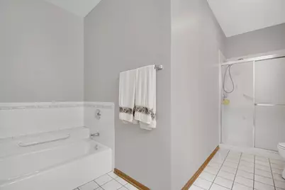 5553 Foxwoods Drive, Oak Lawn, IL 60453 - Photo 17