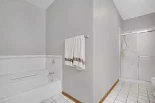 5553 Foxwoods Dr, Oak Lawn, IL 60453 - Photo 17