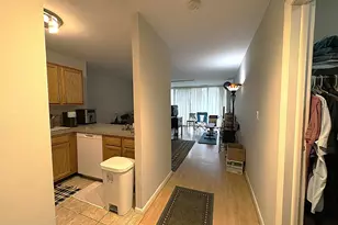 5810 Oakwood Dr, Lisle, IL 60532 - Photo 3