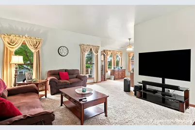 4729 Crystal Trail, McHenry, IL 60050 - Photo 11