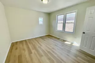 8312 S Phillips Ave, Chicago, IL 60617 - Photo 13