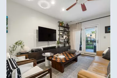 910 N Washtenaw Avenue #1, Chicago, IL 60622 - Photo 3