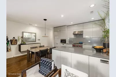 910 N Washtenaw Avenue #1, Chicago, IL 60622 - Photo 5