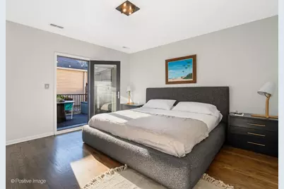 910 N Washtenaw Avenue #1, Chicago, IL 60622 - Photo 11