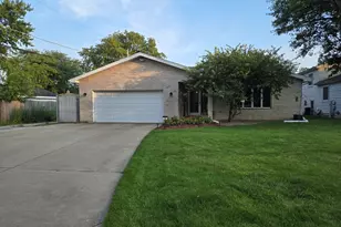 78 W 31st St, Steger, IL 60475 - Photo 3