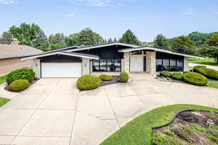 12138 S Cheyenne Dr, Palos Heights, IL 60463 - Photo 1