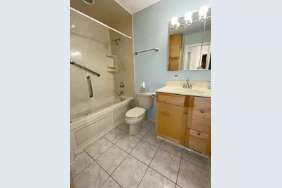 112 Braemar Drive, Elk Grove Village, IL 60007 - Photo 9