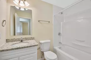 2205 Glenoak Dr, Champaign, IL 61821 - Photo 13