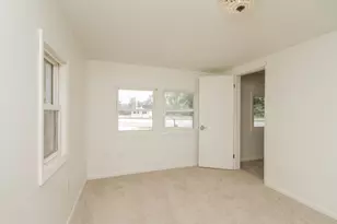 1107 E Joliet St, Crown Point, IN 46307 - Photo 11
