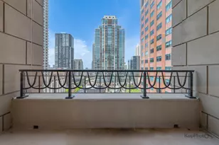 118 E Erie St, Chicago, IL 60611 - Photo 27