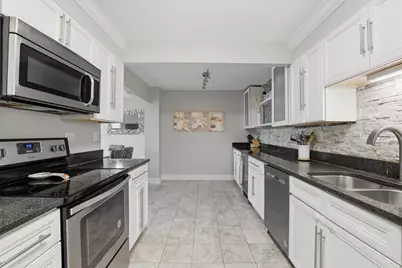 1747 W Crystal Lane #207, Mount Prospect, IL 60056 - Photo 7
