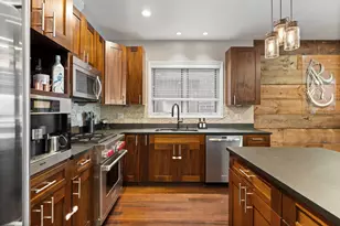1461 W Grand Ave, Chicago, IL 60642 - Photo 9