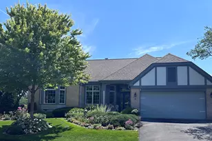 8 Canterbury Ct, Lake in the Hills, IL 60156 - Photo 1