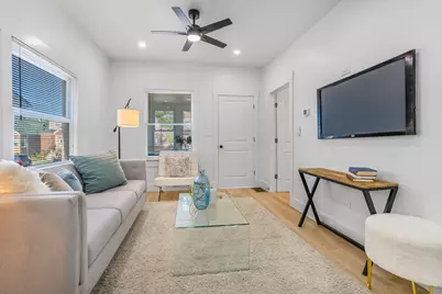 2724 N Mobile Avenue, Chicago, IL 60639 - Photo 9
