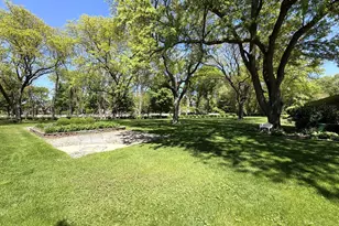 255 S West Ave, Elmhurst, IL 60126 - Photo 17