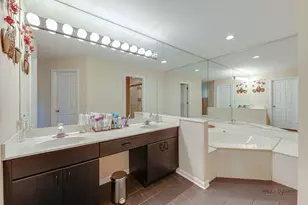 287 Willow Pkwy, Buffalo Grove, IL 60089 - Photo 19