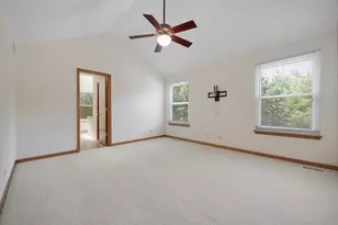 2519 Crestview Dr, Aurora, IL 60502 - Photo 17