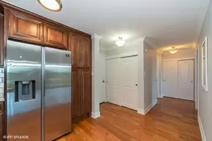 16 E Old Willow Rd, Prospect Heights, IL 60070 - Photo 5