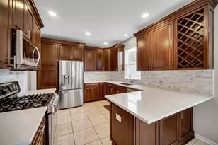 6 Yorkshire Ct, Algonquin, IL 60102 - Photo 5