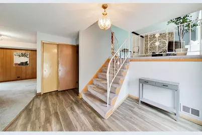 803 E Valley Lane, Arlington Heights, IL 60004 - Photo 3