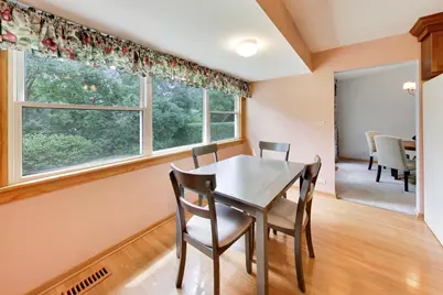 803 E Valley Lane, Arlington Heights, IL 60004 - Photo 13