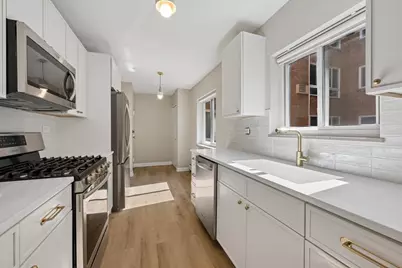 203 N Kenilworth Avenue #2P, Oak Park, IL 60302 - Photo 3