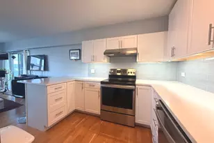 4250 N Marine Dr, Chicago, IL 60613 - Photo 5