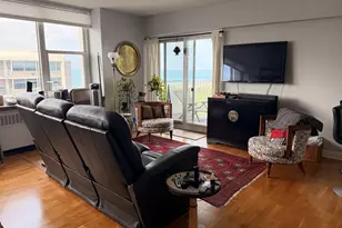 4250 N Marine Dr, Chicago, IL 60613 - Photo 7