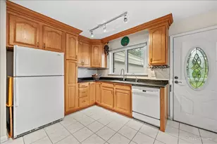 2530 Old Glenview Rd, Wilmette, IL 60091 - Photo 13