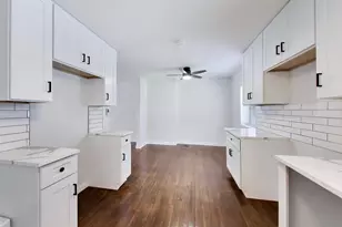 2504 E 96th St, Chicago, IL 60617 - Photo 11