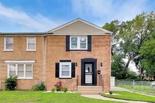 2504 E 96th St, Chicago, IL 60617 - Photo 1
