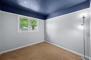 8326 Mildred Rd, Machesney Park, IL 61115 - Photo 11