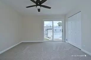 521 Meadow Green Ln, Round Lake Beach, IL 60073 - Photo 11