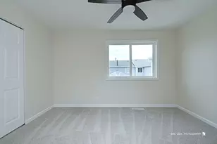521 Meadow Green Ln, Round Lake Beach, IL 60073 - Photo 15